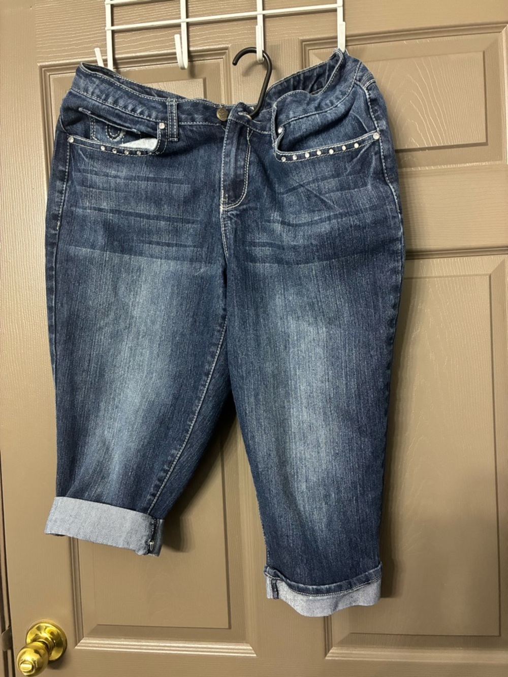 Earl Jean Women’s Dark Blue Denim Capri Jeans with Stud Detail